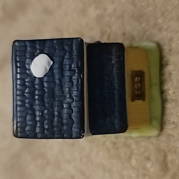 Vintage Porcelain Trinket Box House - Picture 5 of 7